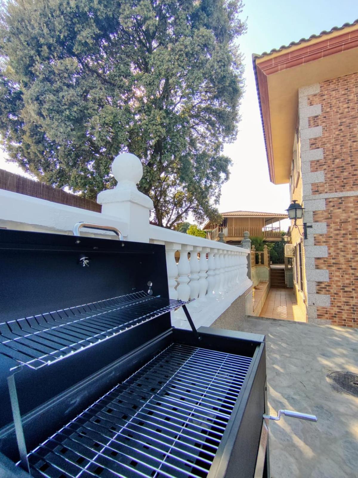 Preciosa Villa Para Grupos Grandes Con Piscina Y Bbq Casarrubios del Monte Exterior foto